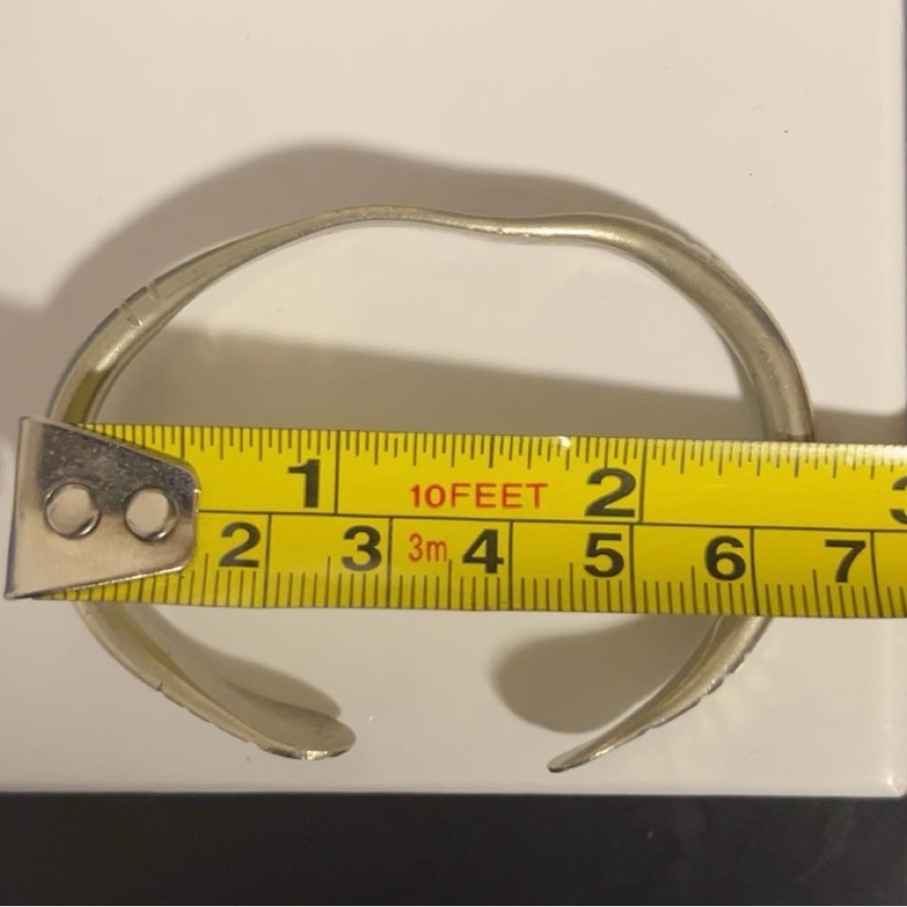 Elegant silver plated Cuff Bracelet - Picture 4 of 4